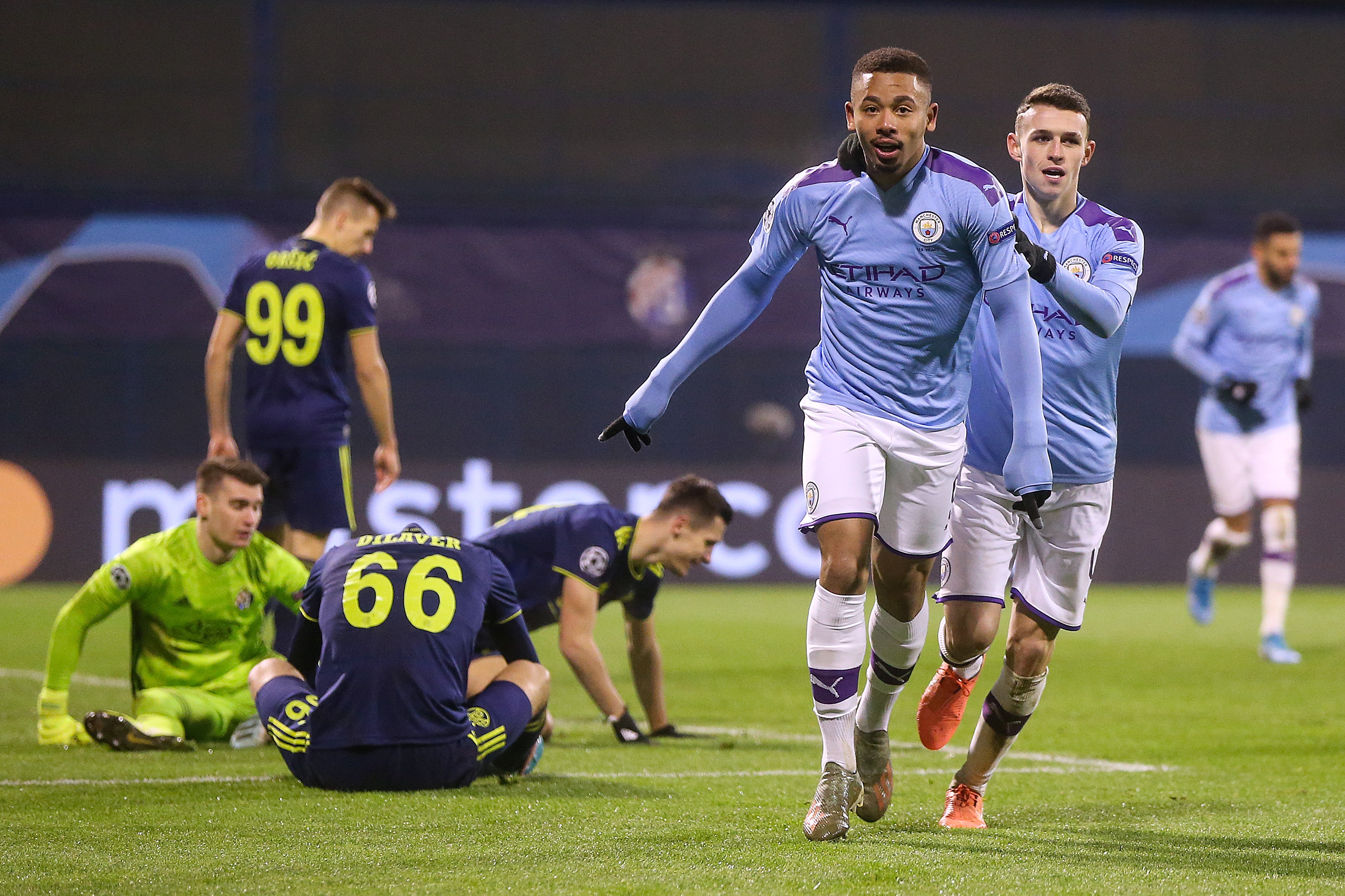 Man City có trận đấu nhẹ nhàng trước Dinamo Zagreb