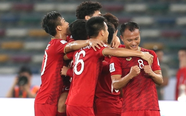 Bóng đá Việt Nam liên tục thành công: Liệu chúng ta đã vượt qua người Thái?