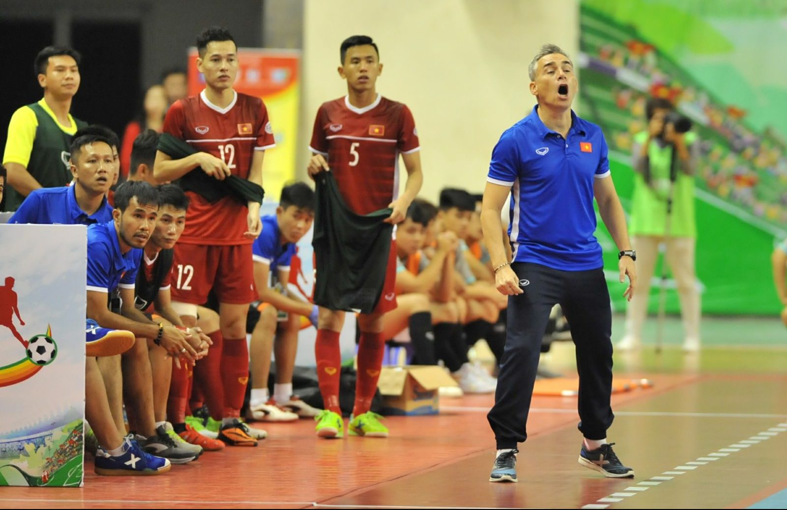 HLV futsal Việt Nam hé lộ “đòn” tâm lý giúp đánh bại Myanmar