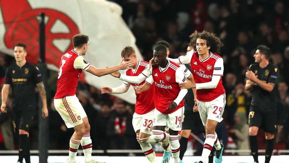 “Bom tấn” ghi cú đúp siêu phẩm đá phạt, Arsenal thắng ngược đầy kịch tính