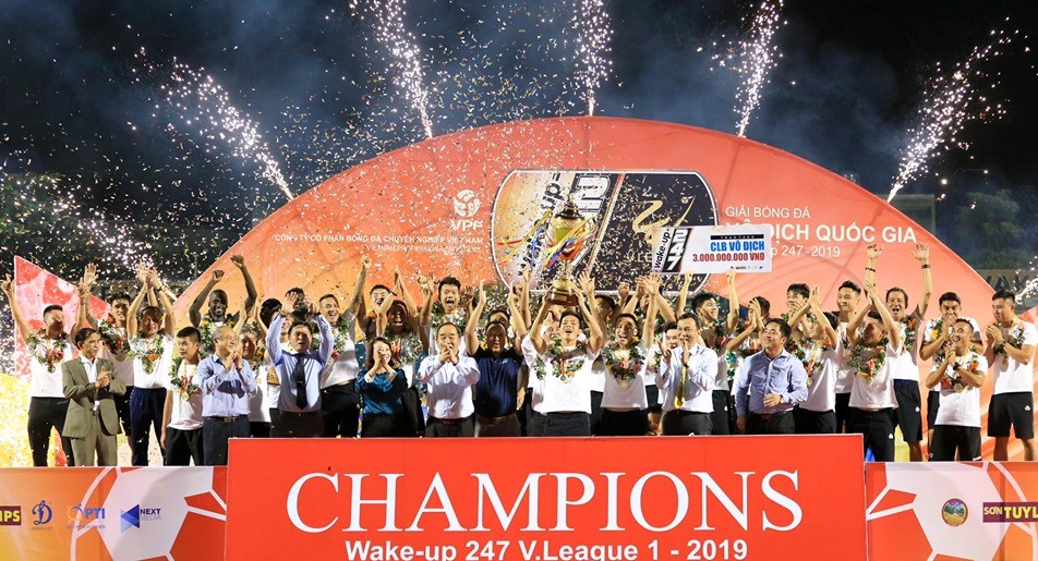 Chùm ảnh: CLB Hà Nội tưng bừng ăn mừng chức vô địch V-League 2019