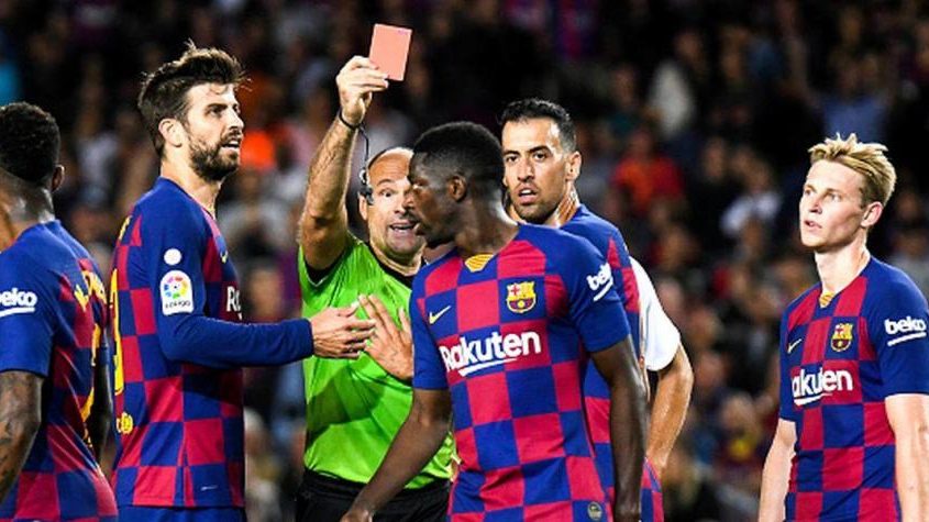 Dembele đã nói gì để trọng tài chính không ngần ngại rút thẻ đỏ?