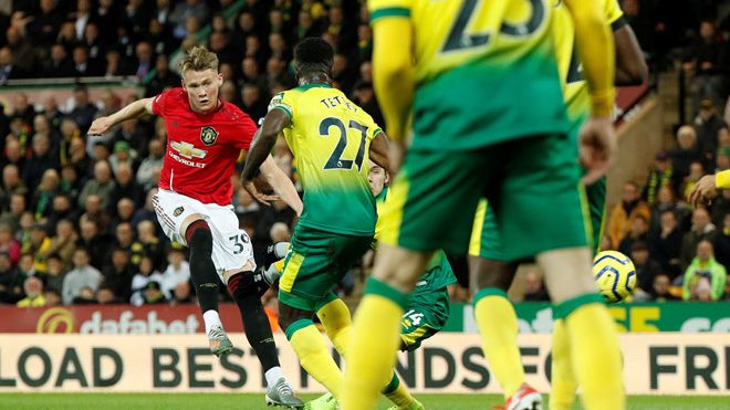 McTominay đưa Manchester United đi vào lịch sử sau bàn thắng vào lưới Norwich