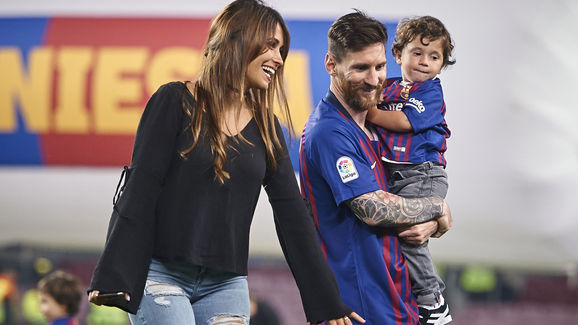 Không những đá bóng hay, Messi còn là người đàn ông “sến súa” khi nói về vợ Antonella