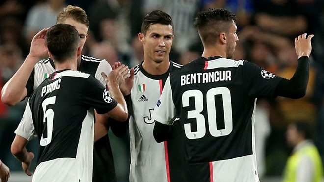 Ronaldo vượt mặt Messi, lập cột mốc đặc biệt ở Cúp C1 cùng Juventus