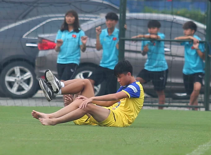 Sao trẻ Hoàng Anh Gia Lai chấn thương nặng, nguy cơ lỡ hẹn với SEA Games