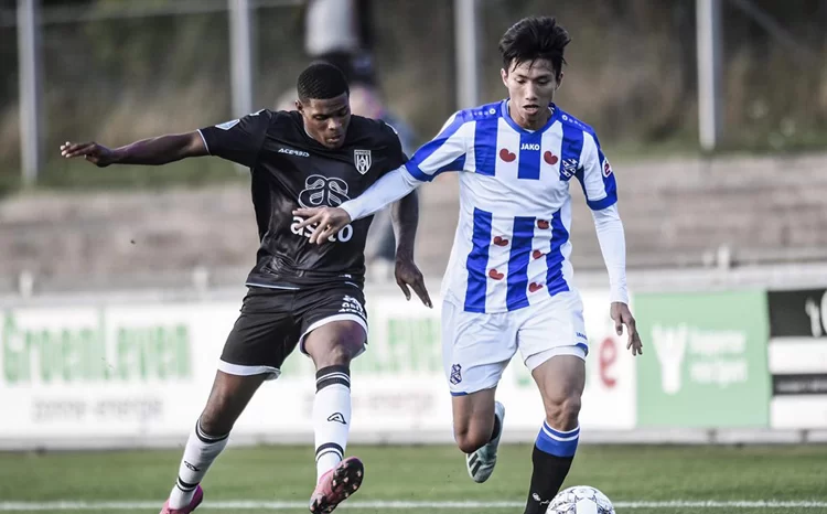 Trở về Hà Lan, Văn Hậu sắp có cơ hội đá chính tại SC Heerenveen?