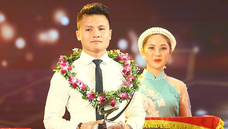 “Bá đạo” V-League, Quang Hải đề cập đến vấn đề ra nước ngoài thi đấu