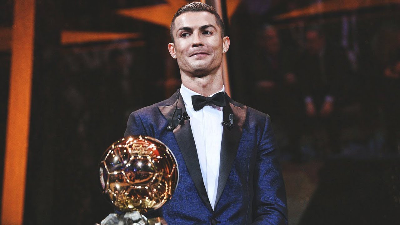 Đánh bại Messi và Van Dijk, Ronaldo giành QBV 2019?