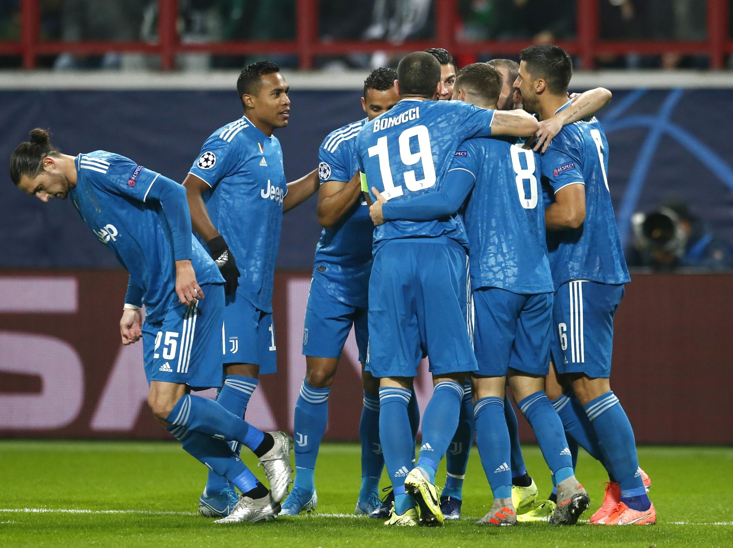 Juventus giành vé vượt qua vòng bảng sau khi chật vật hạ gục Lokomotiv Moscow