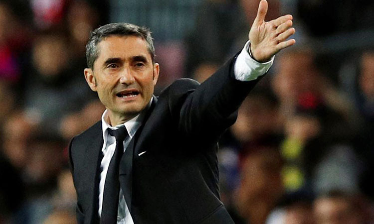 Giữa bão chỉ trích, HLV Valverde lên tiếng về tương lai tại Barcelona