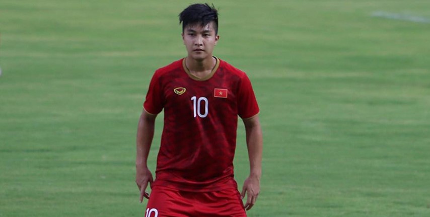 Martin Lo đá chính trong trận đấu U22 Việt Nam hòa U22 Myanmar