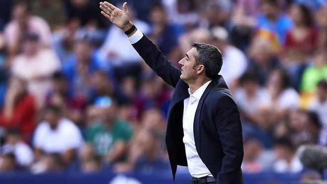HLV Valverde nói về tương lai tại Barcelona sau trận thua thảm hại trước Levante