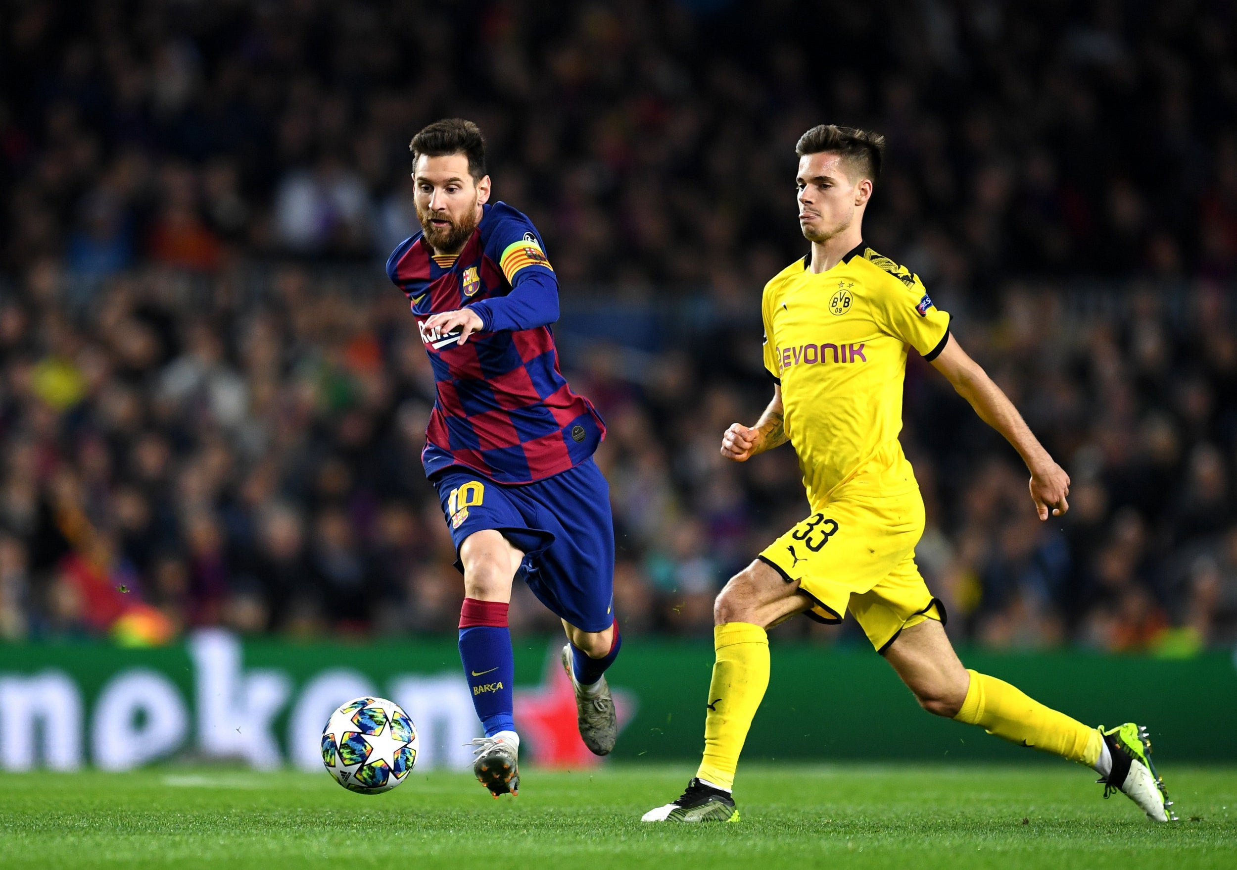 Messi làm điều chưa từng có trong chiến thắng của Barcelona trước Dortmund