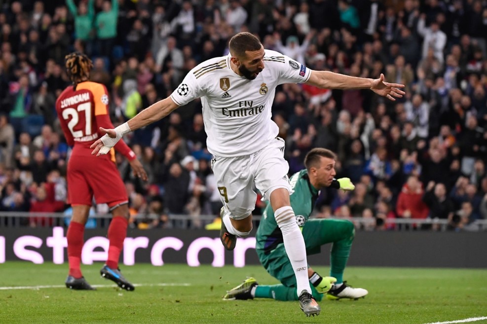 Real Madrid đại thắng, Benzema cân bằng kỉ lục của Messi