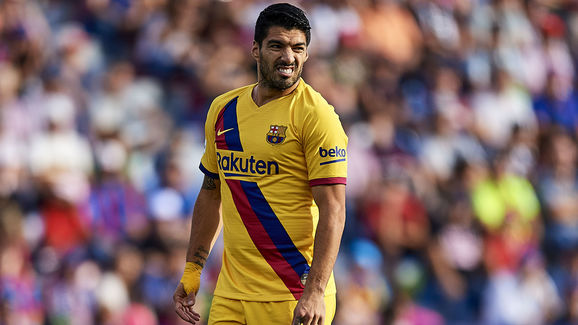 Thua đau Levante, Barcelona còn đón tin không vui từ Suarez