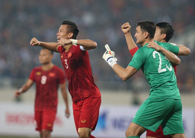 Việt Nam 1-0 UAE: Đoàn quân thầy Park nhẹ nhàng lên đỉnh