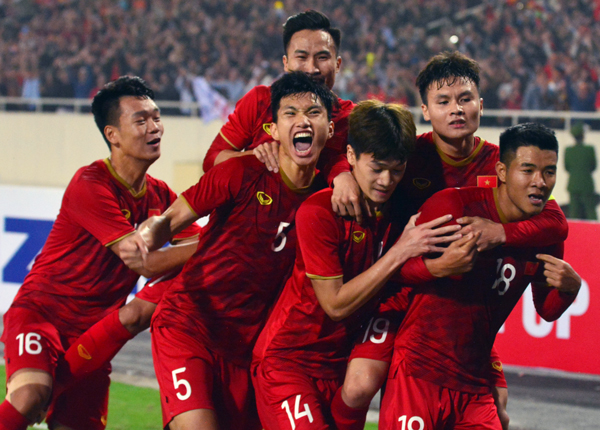Báo lớn Trung Quốc “choáng” với sự phát triển của bóng đá Việt Nam