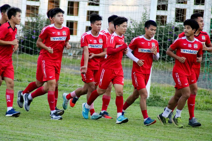 HAGL chia tay hai cầu thủ trước thềm V-League 2020