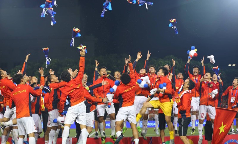 HLV Anh khẳng định Việt Nam có thể mơ đá World Cup với lứa U22 vô địch SEA Games