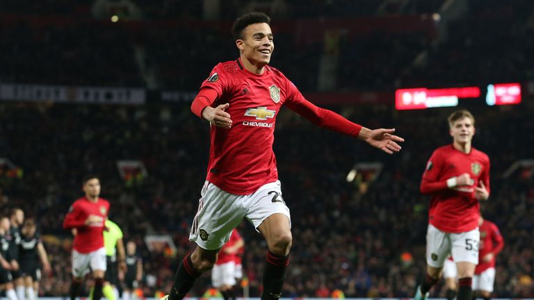 Mason Greenwood lại đi vào lịch sử Man United sau cú đúp vào lưới AZ