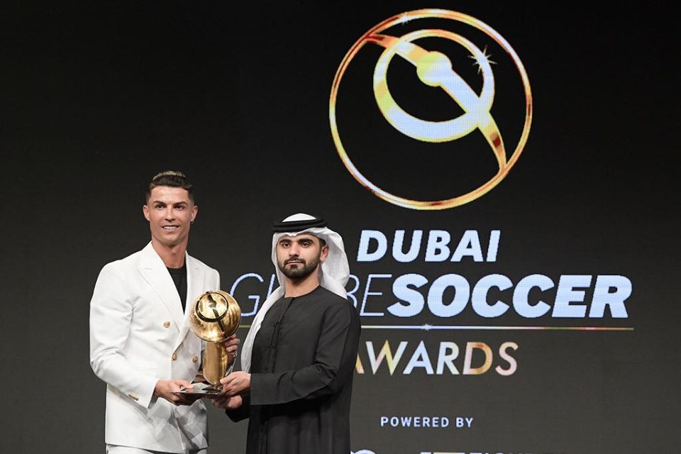 Qua mặt Messi, Ronaldo đoạt giải Globe Soccer Awards 2019