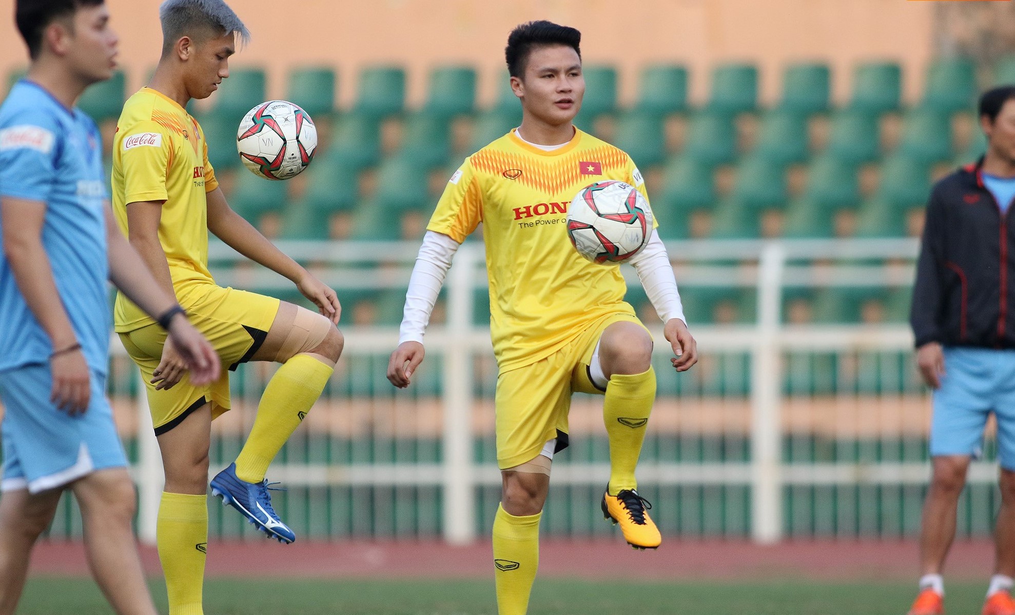 Quang Hải khiến đồng đội “trố mắt” trong buổi tập của U23 Việt Nam