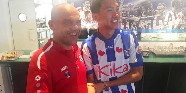 Thầy của Đoàn Văn Hậu được SC Heerenveen tưởng thưởng xứng đáng