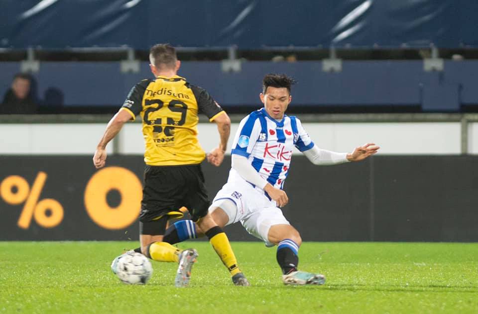Văn Hậu đi vào lịch sử bóng đá Việt Nam với trận ra mắt đội một Heerenveen