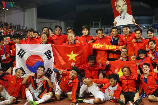 Truyền thông Thái Lan chạnh lòng khi Việt Nam được FIFA vinh danh