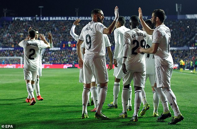 Được hưởng lợi nhờ VAR, Real Madrid đánh bại Levante ngay trên sân khách