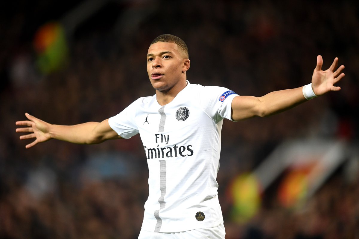 Ghi siêu phẩm giúp PSG chiến thắng, Mbappe lập kỷ lục “vô tiền khoáng hậu” tại Ligue I