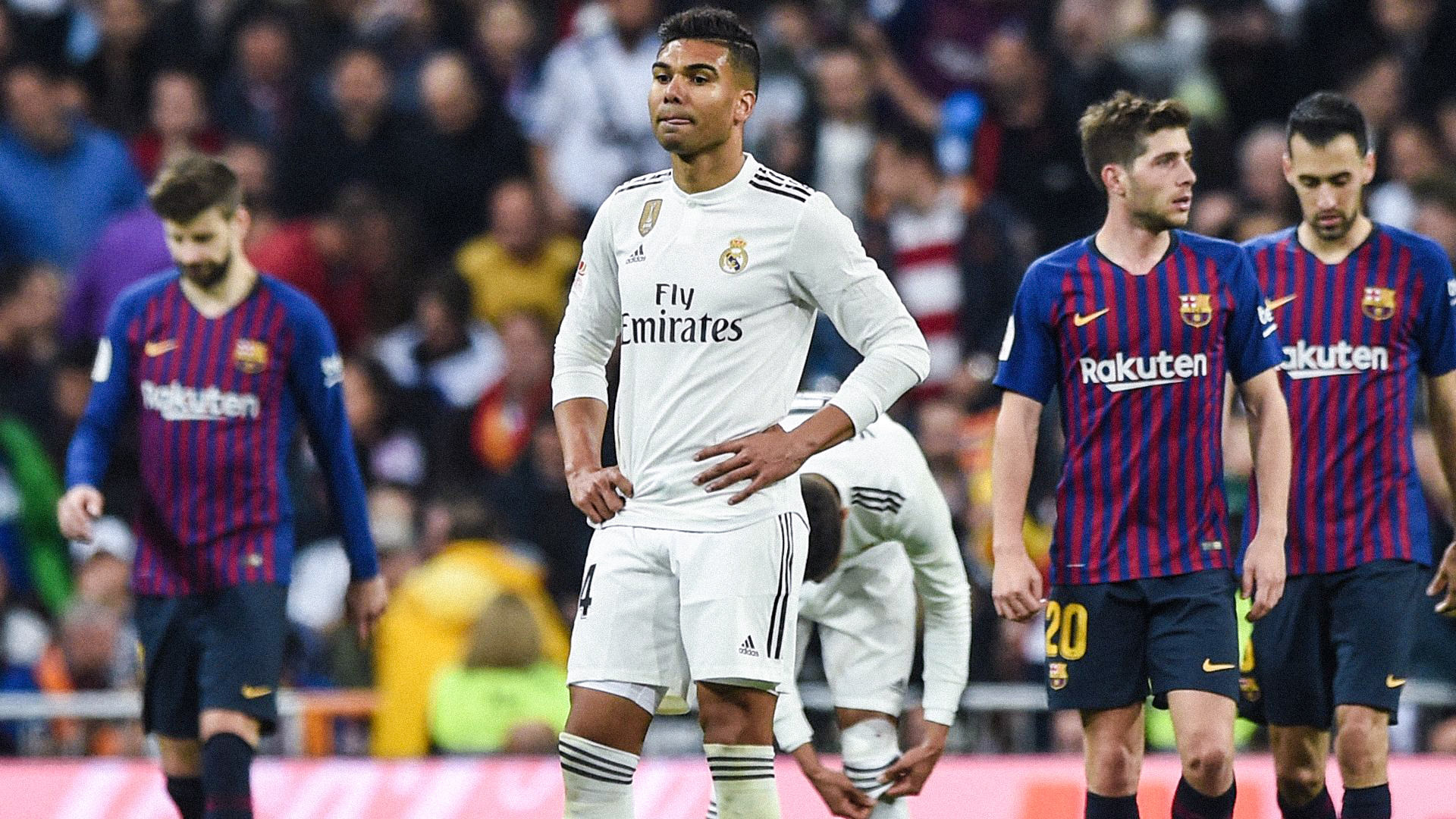Thất bại thảm hại trước Barcelona, Casemiro không muốn nhắc đến Ronaldo