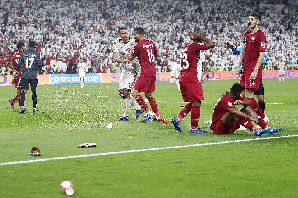 Liên đoàn bóng đá UAE bị phạt nặng sau những hành động xấu xí trong trận bán kết Asian Cup 2019