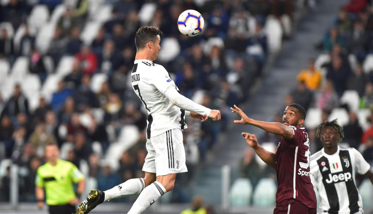 Ronaldo lóe sáng, Juventus nhọc nhằn cầm hòa Torino