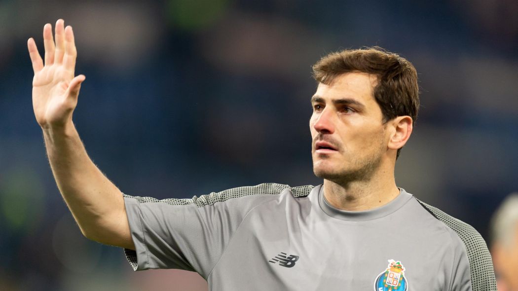 NÓNG: Thủ thành Casillas tuyên bố treo găng vì bệnh tim quái ác