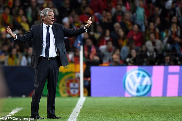 Thuyền trưởng Santos tiết lộ công thức bất ngờ giúp Bồ Đào Nha lên ngôi vô địch