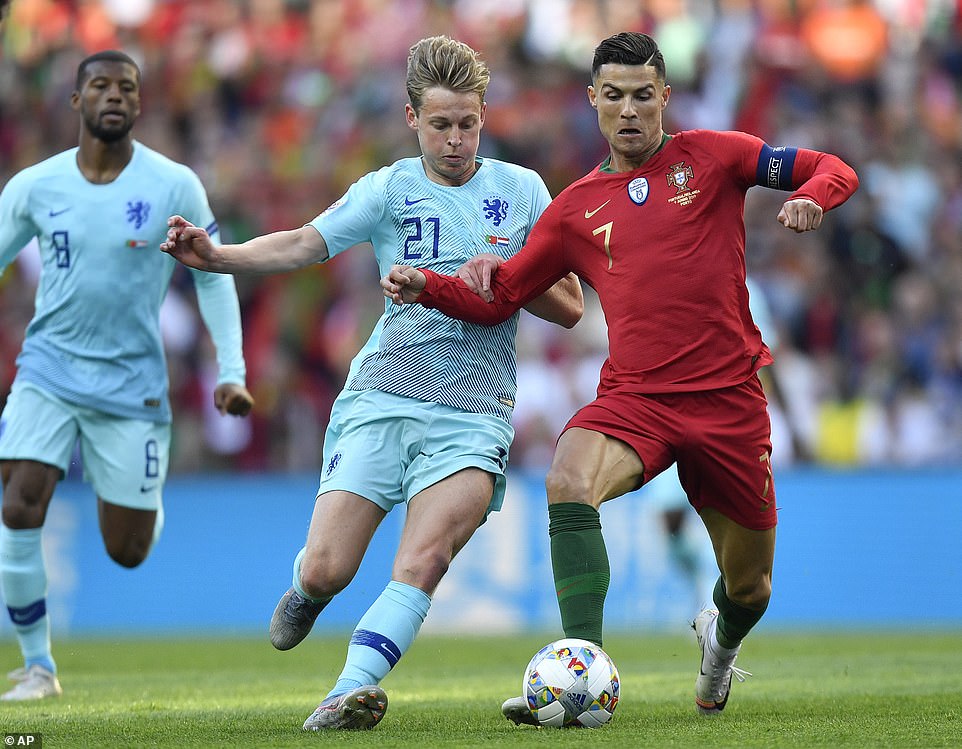 Thua đau Bồ Đào Nha, “viên ngọc quý” của bóng đá Hà Lan nói gì?