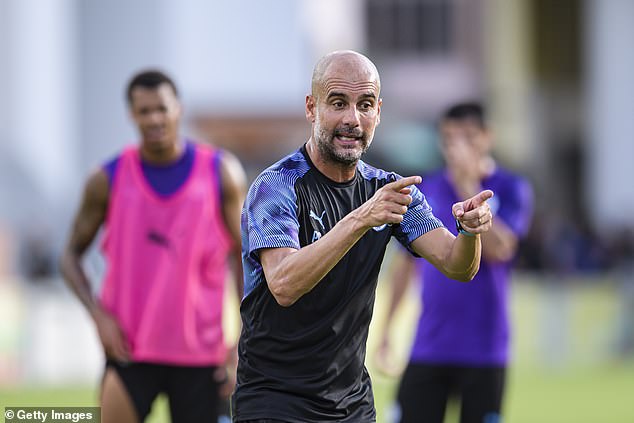 Pep Guardiola hưởng ứng nhiệt tình lời chỉ trích của Klopp về lịch thi đấu