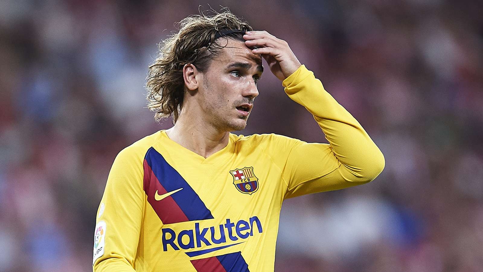 SỐC: “Đi đêm” vụ Griezmann, Barca chỉ bị phạt… như không