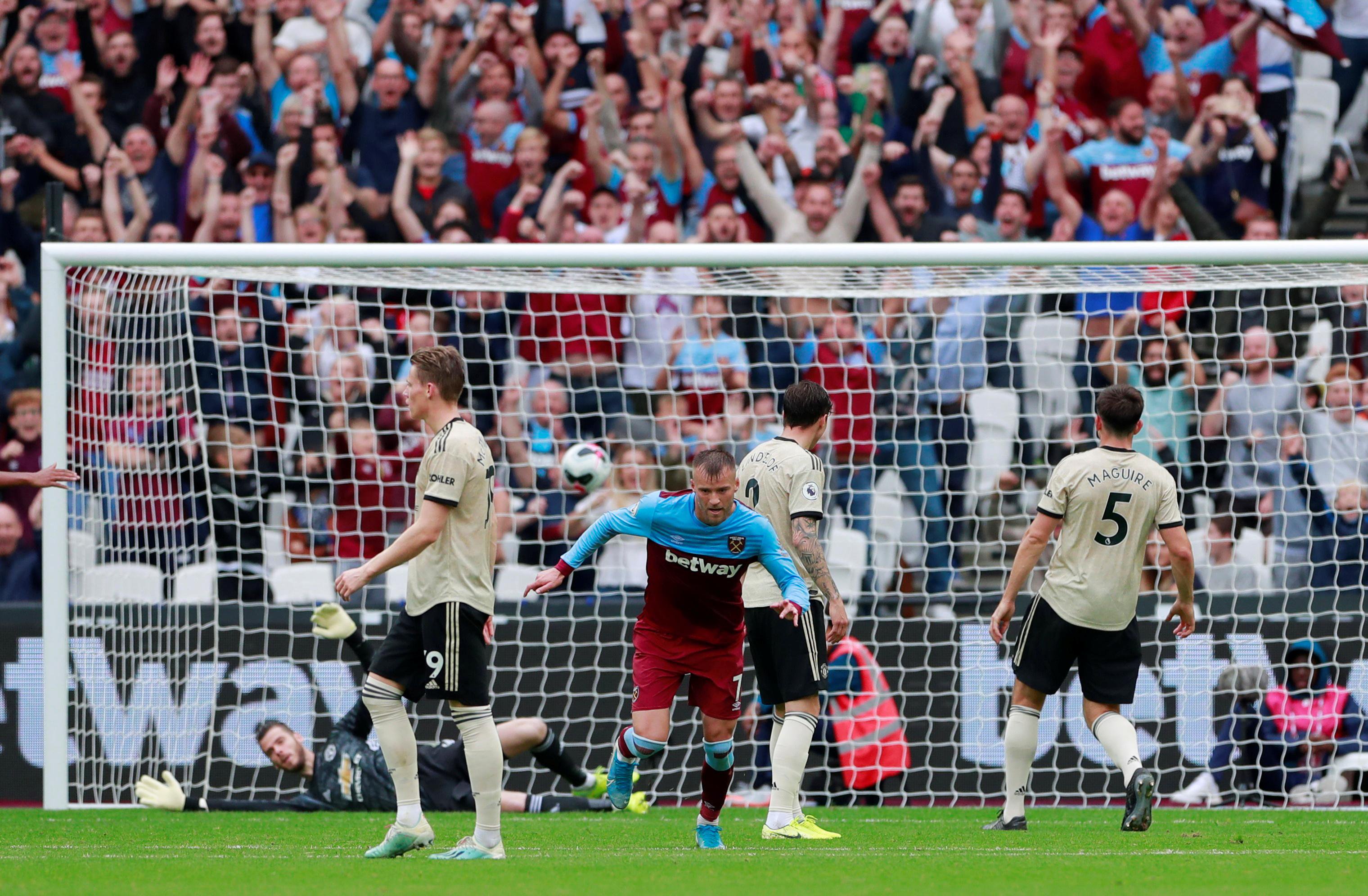 Tấn công thiếu bài, Man United trắng tay trước West Ham