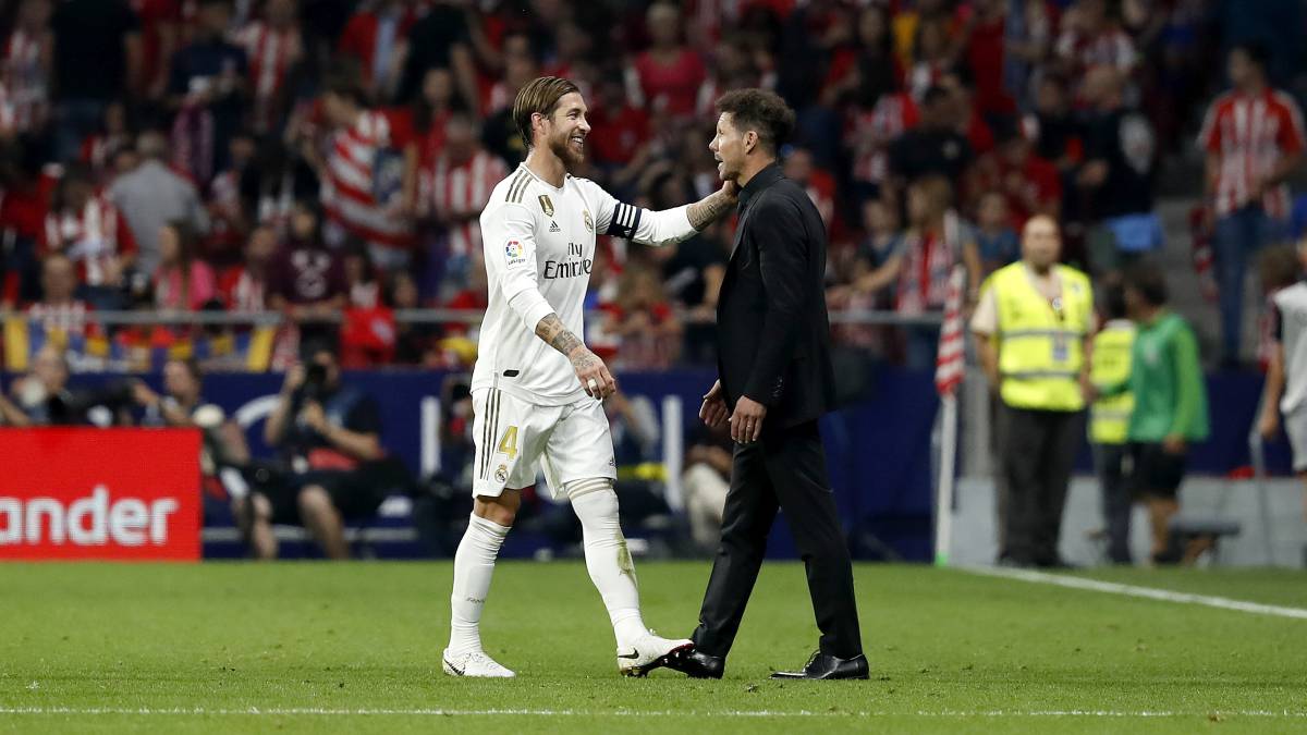 HLV Simeone tố Ramos có hành động xấu xí với trọng tài trong trận Derby Madrid
