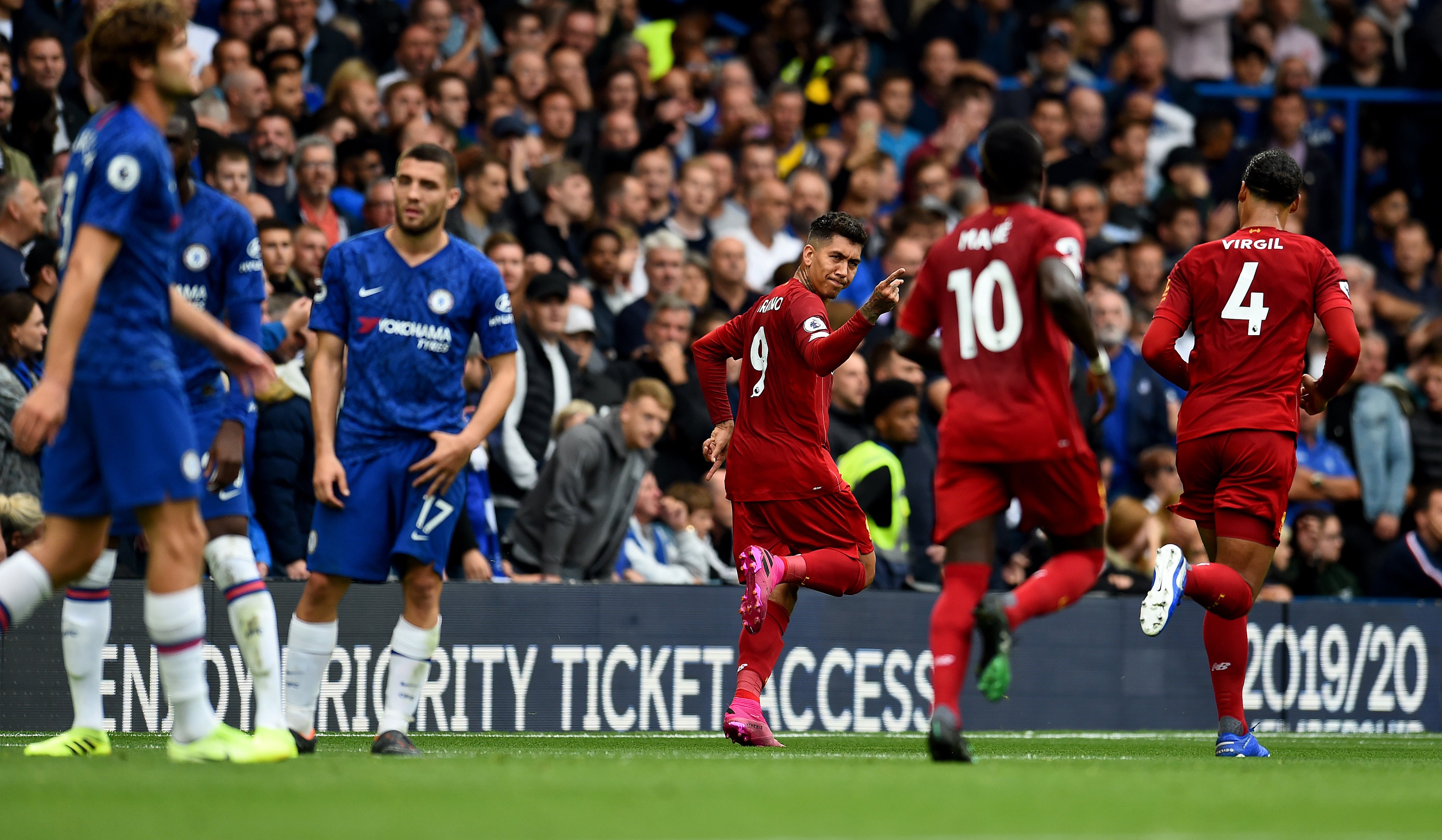 Đôi công kịch tính, Liverpool nhọc nhằn giành 3 điểm trước Chelsea