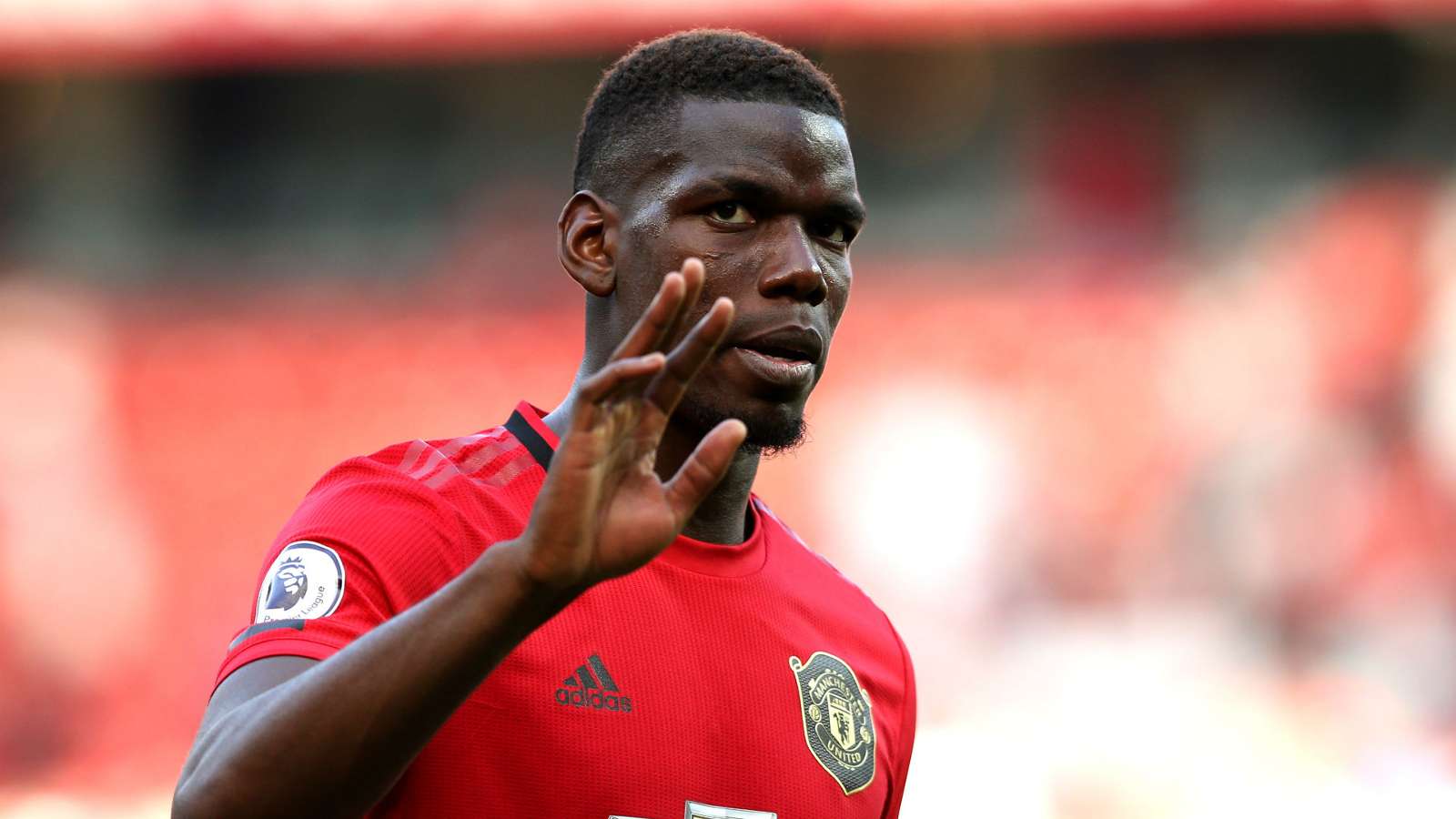 Chấp nhận để Pogba ra đi, huyền thoại MU lớn tiếng chỉ trích một người