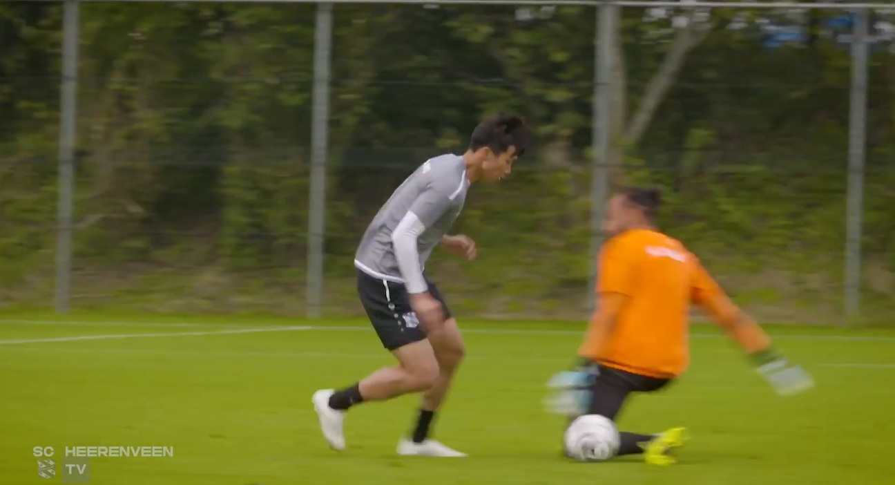 VIDEO: Thể hiện kỹ năng đẳng cấp, Văn Hậu được SC Heerenveen ấn định ngày ra mắt?