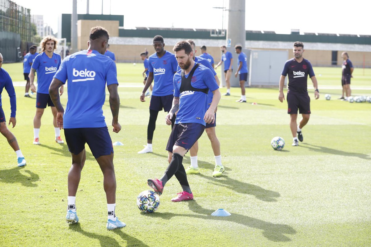 NÓNG: Messi trở lại tập luyện, hứa hẹn cùng Barca đấu Dortmund