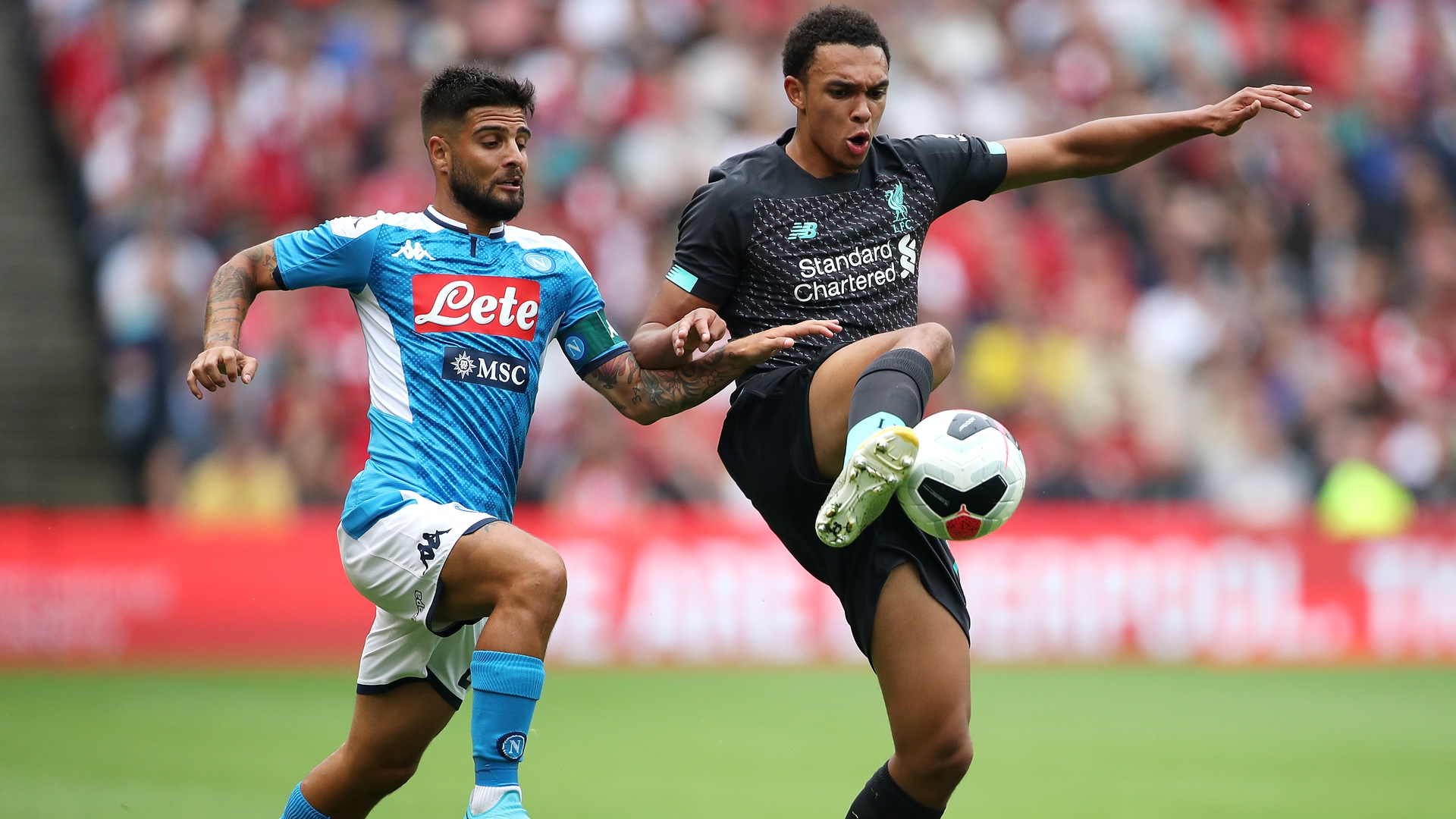 Hậu vệ Liverpool chỉ ra cái tên đáng sợ nhất nơi hàng công Napoli