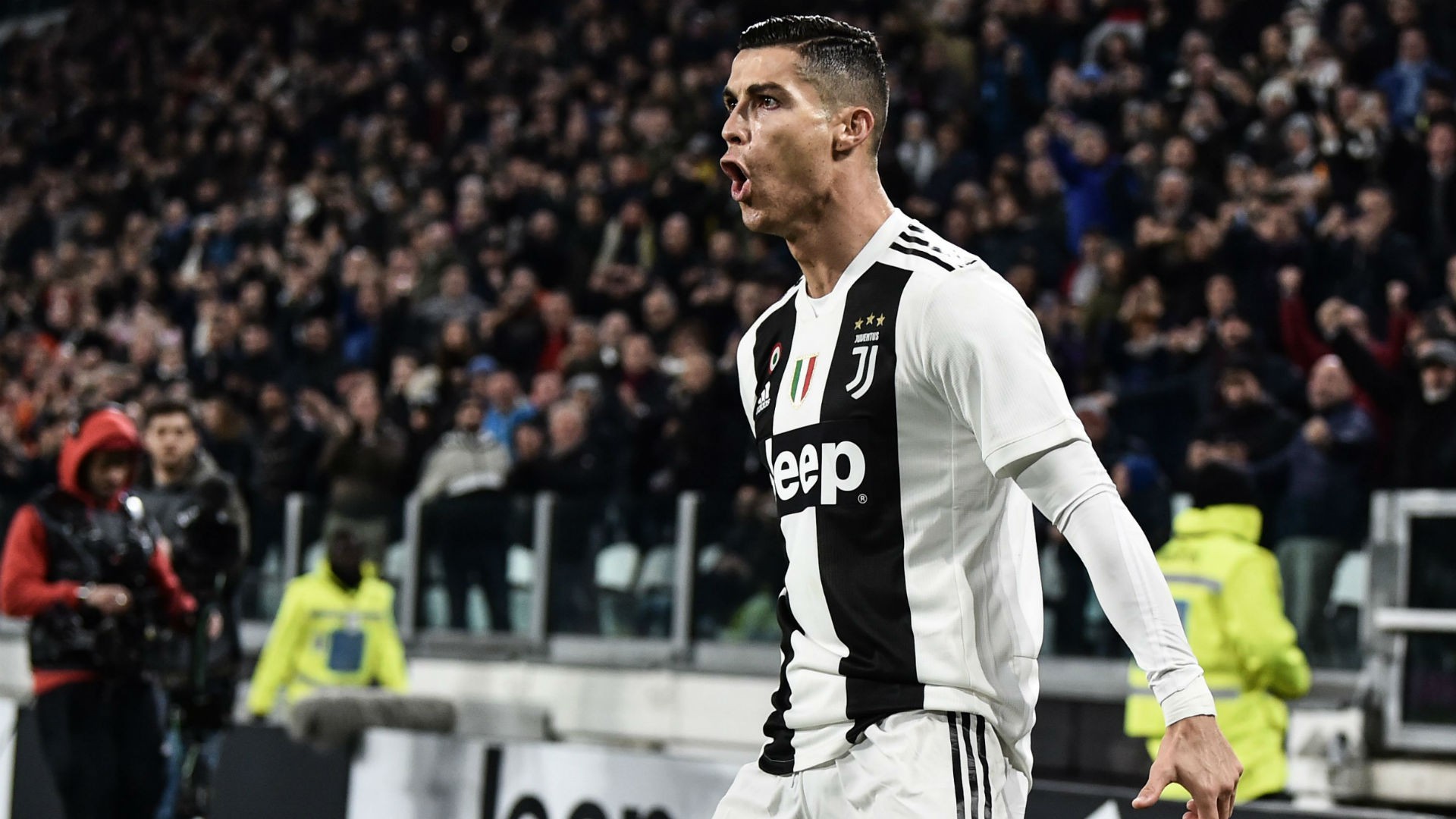 Ronaldo nhận lương “khủng” Top 1, gấp… 4 lần các sao Serie A