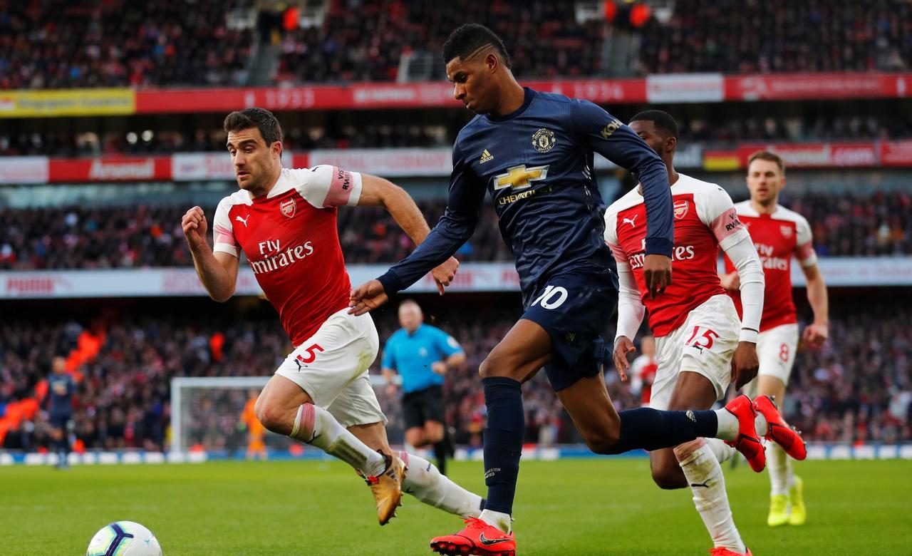 MU – Arsenal: Khi vinh quang lùi vào quá khứ