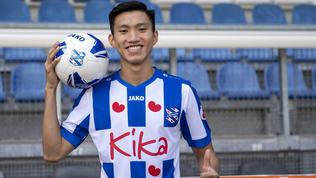 Thương vụ Văn Hậu sang Heerenveen suýt đổ bể phút chót vì lý do hi hữu